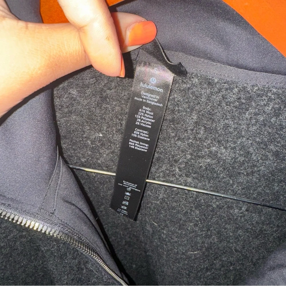 Lululemon‎ Black Tundra Trek 1/2 Zip Pullover Sweater